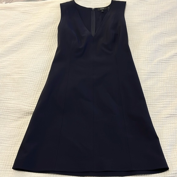 Theory Easy V Shift Dress - Picture 2 of 7